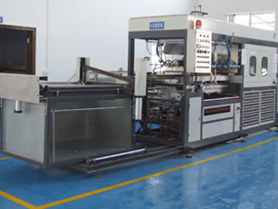 全自動(dòng)高速機(jī)吸塑機(jī)